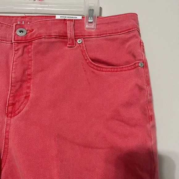 NWT Style & Co Women’s Denim Cherry Bliss Bermuda Mid Rise Shorts - Picture 3 of 8